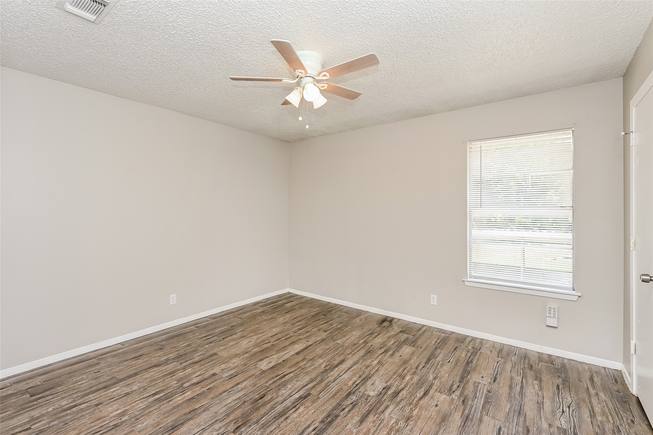 3801-3807 Coates Circle Benbrook TX 76116