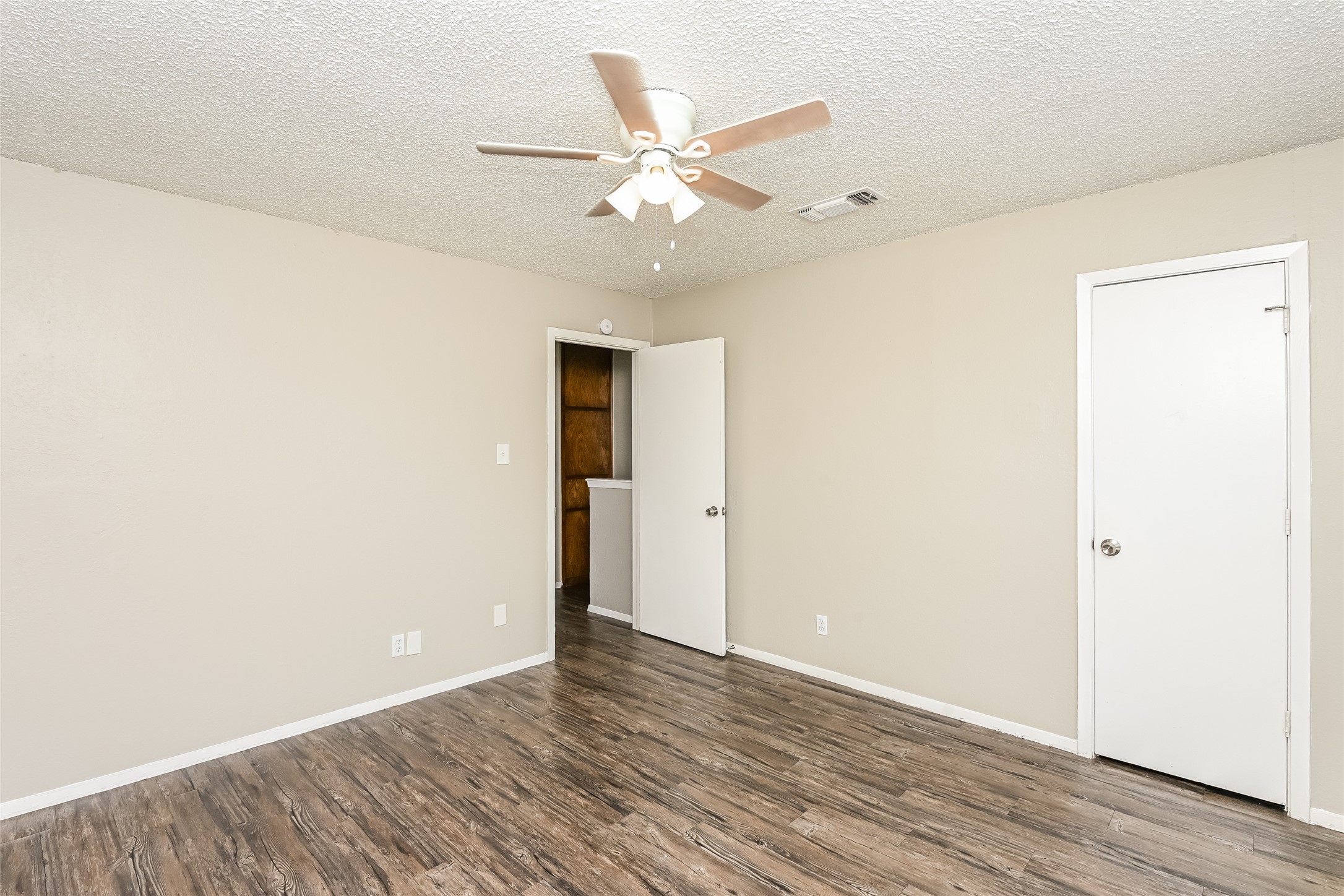 3801-3807 Coates Circle Benbrook TX 76116