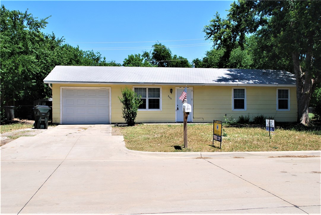 806 S 1st Street Sanger TX 76266