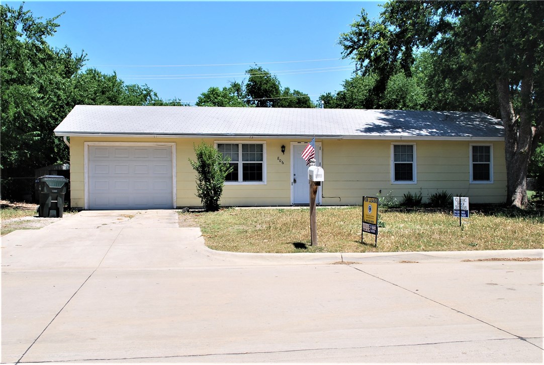 806 S 1st Street Sanger TX 76266
