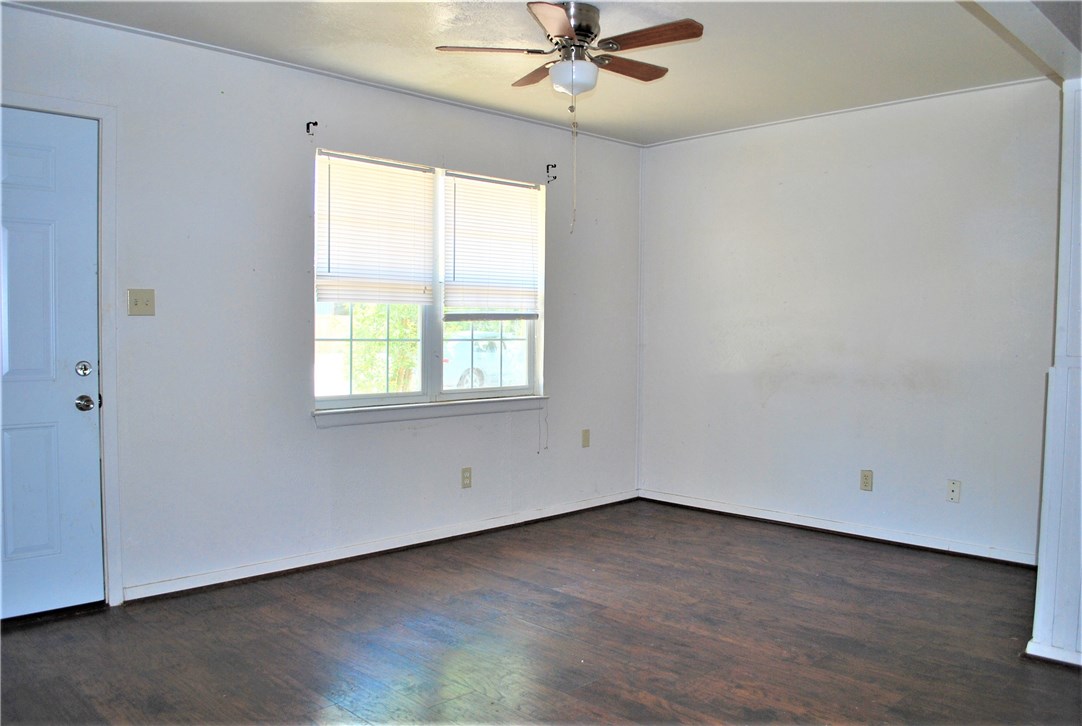806 S 1st Street Sanger TX 76266