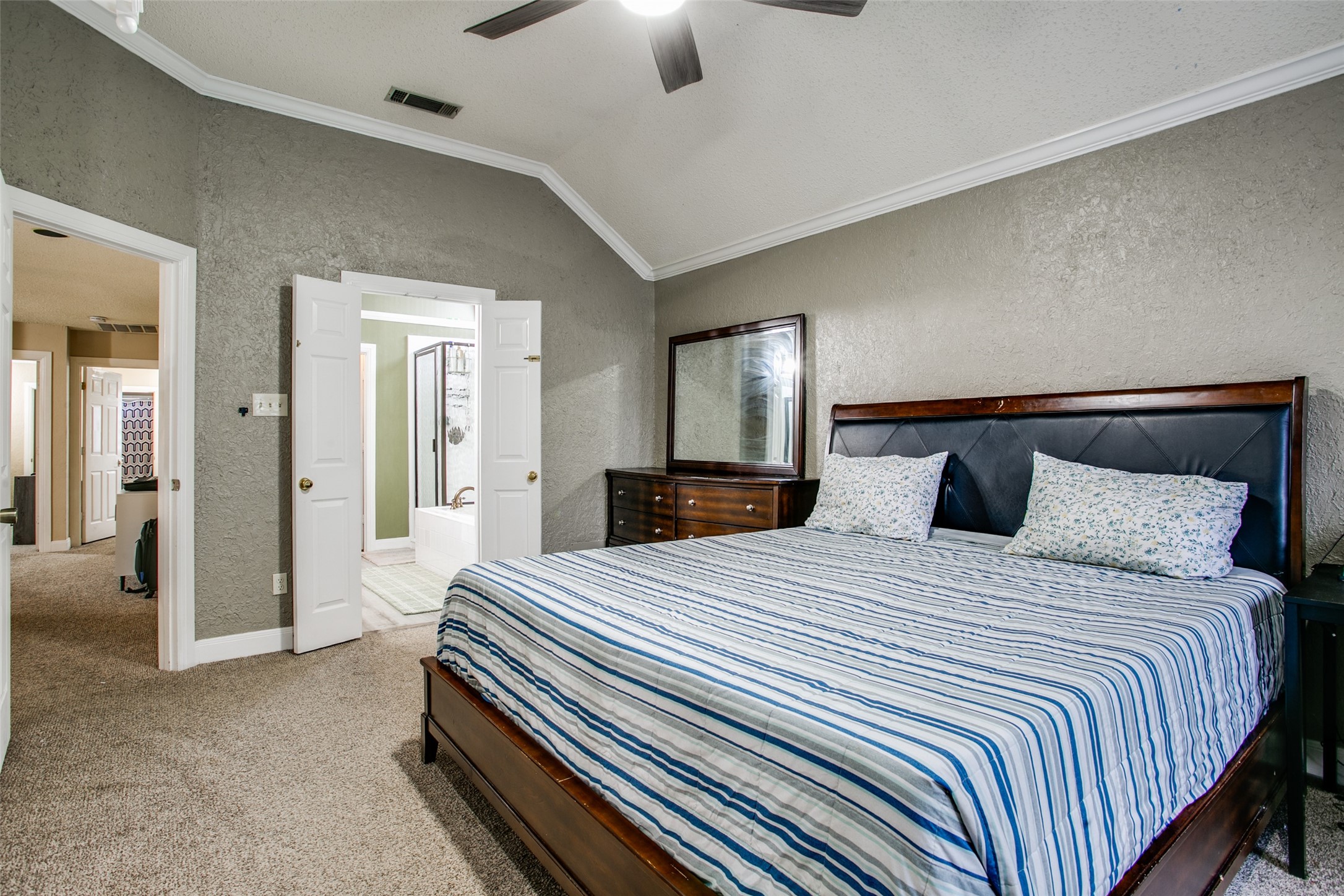 9432 Blue Jay Way Irving TX 75063