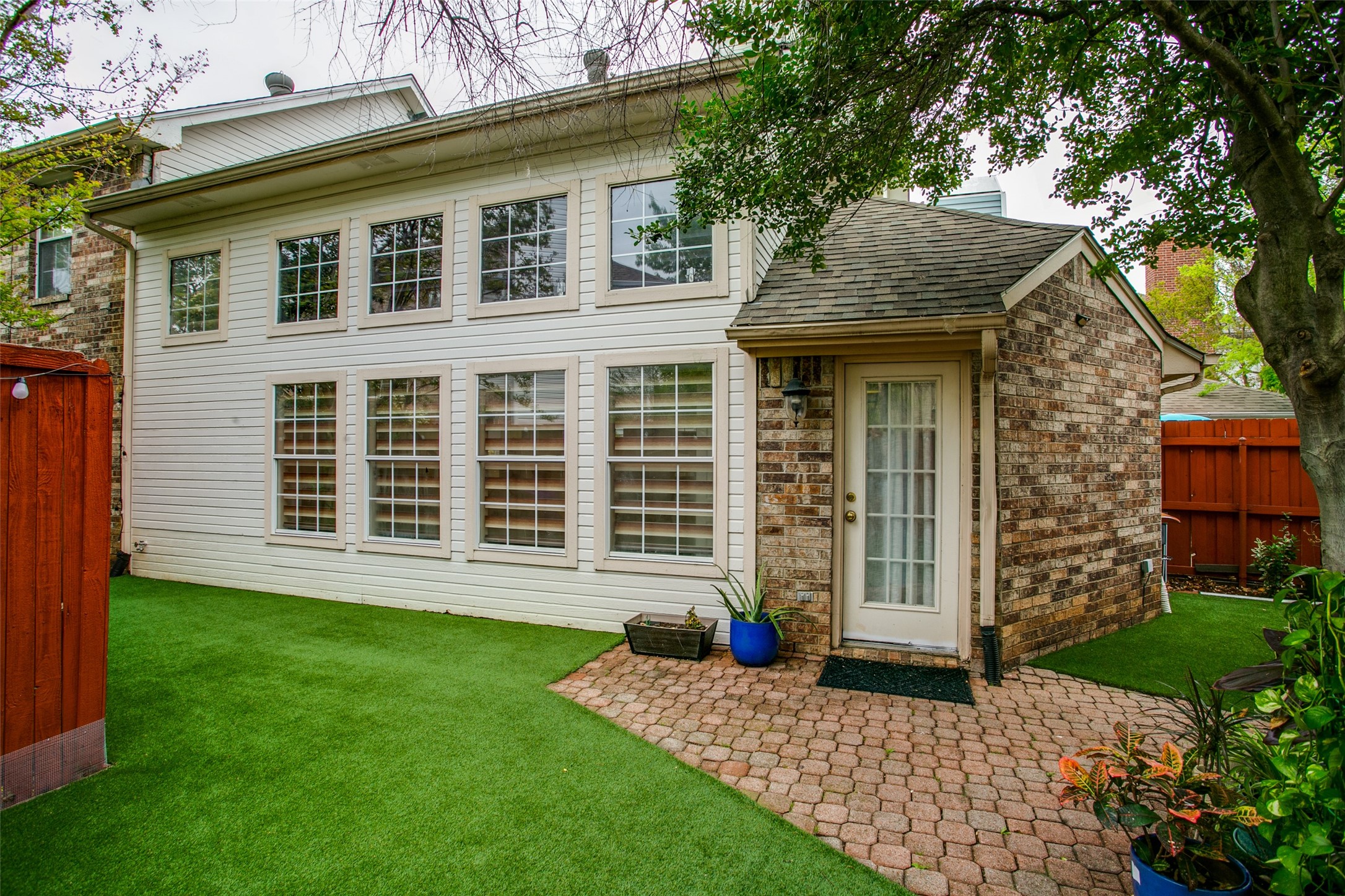 9432 Blue Jay Way Irving TX 75063
