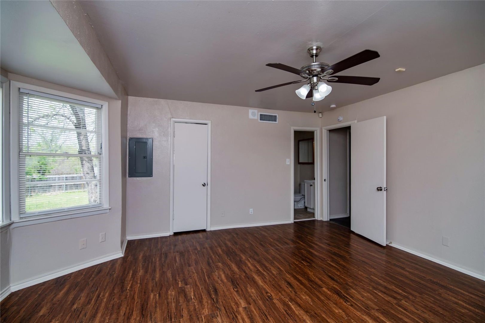 1604 Weiler Boulevard Fort Worth TX 76112