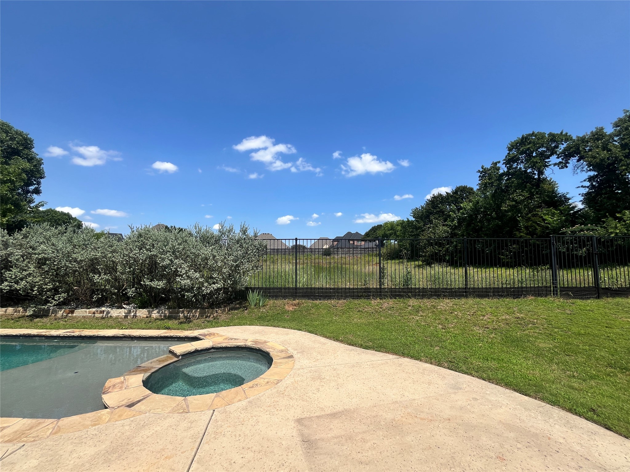 1045 Cydnie Street Kennedale TX 76060