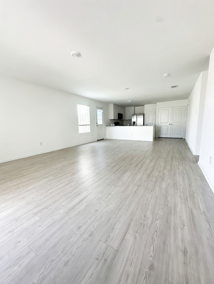 11906 Hermosa Lane Justin TX 76247