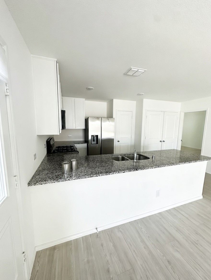 11906 Hermosa Lane Justin TX 76247