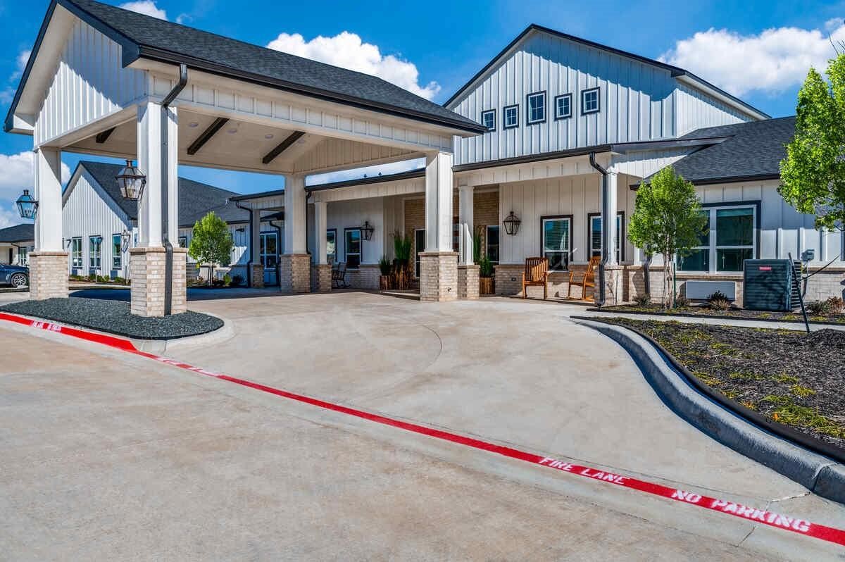 820 W Mcleroy Boulevard Saginaw TX 76179