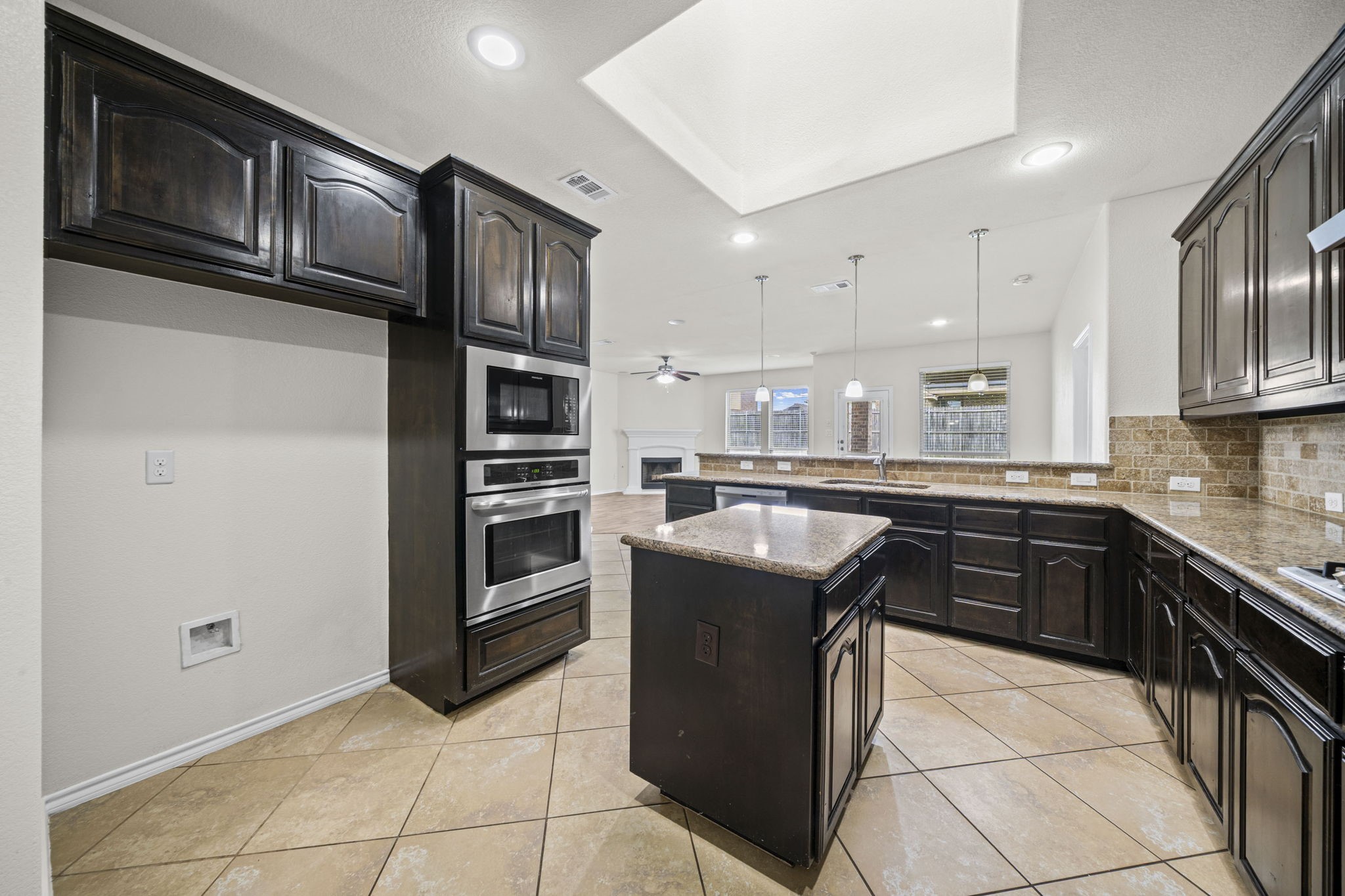 1205 Crest Ridge Drive Glenn Heights TX 75154