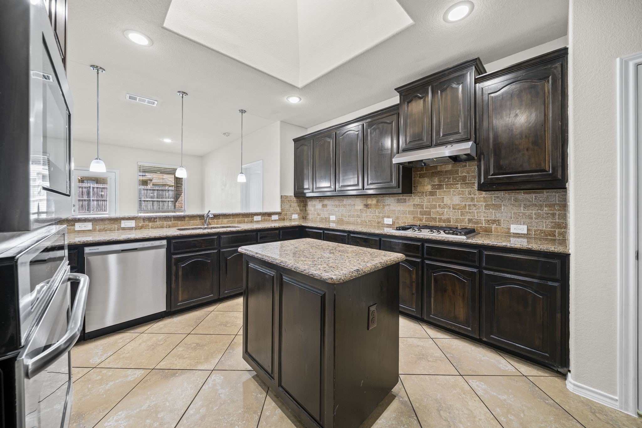 1205 Crest Ridge Drive Glenn Heights TX 75154