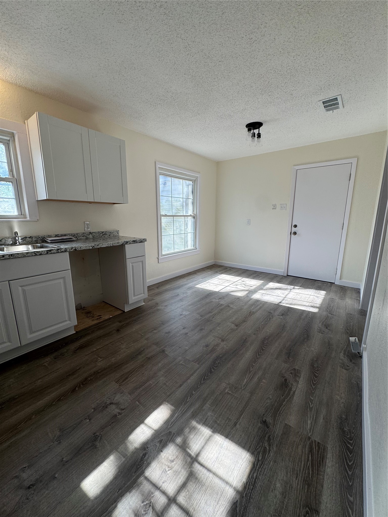 214 E Acheson Street Denison TX 75021