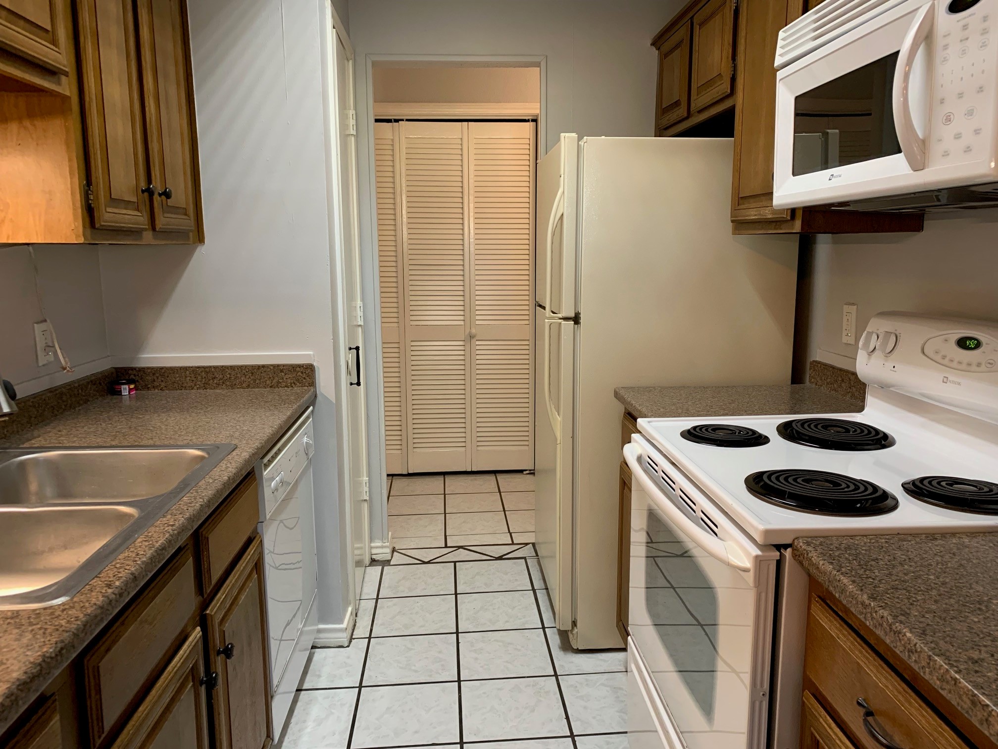 1609 Marsh Lane Carrollton TX 75006