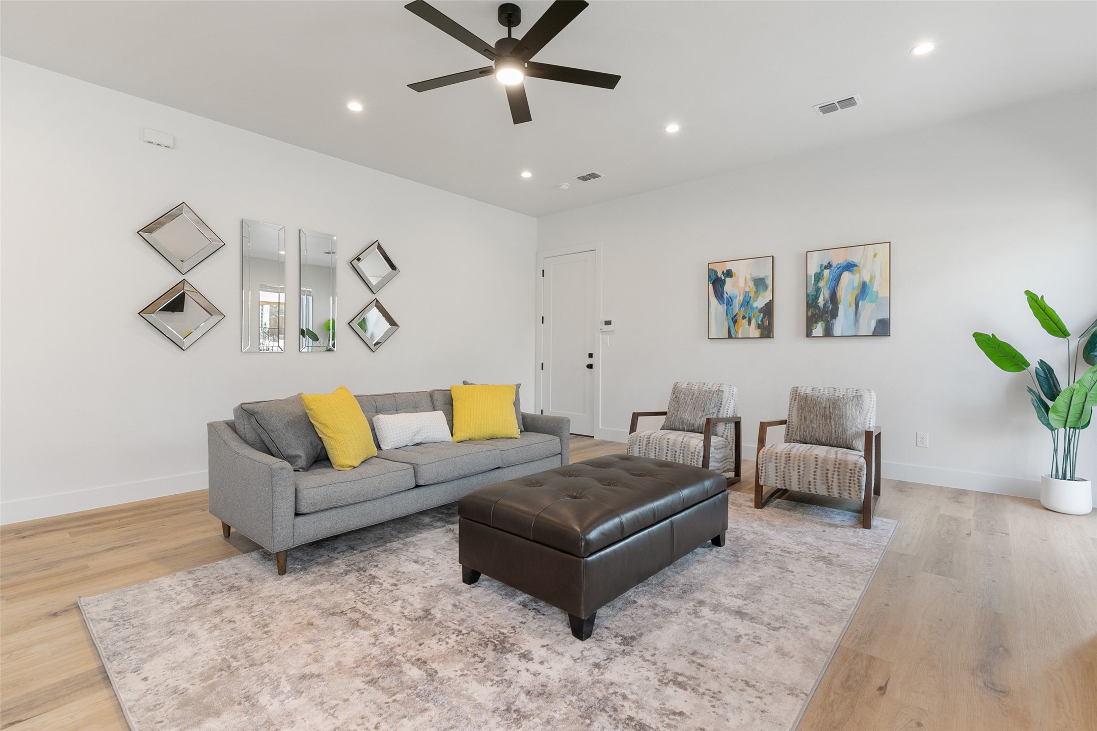 2513 N Winnetka Avenue Dallas TX 75212