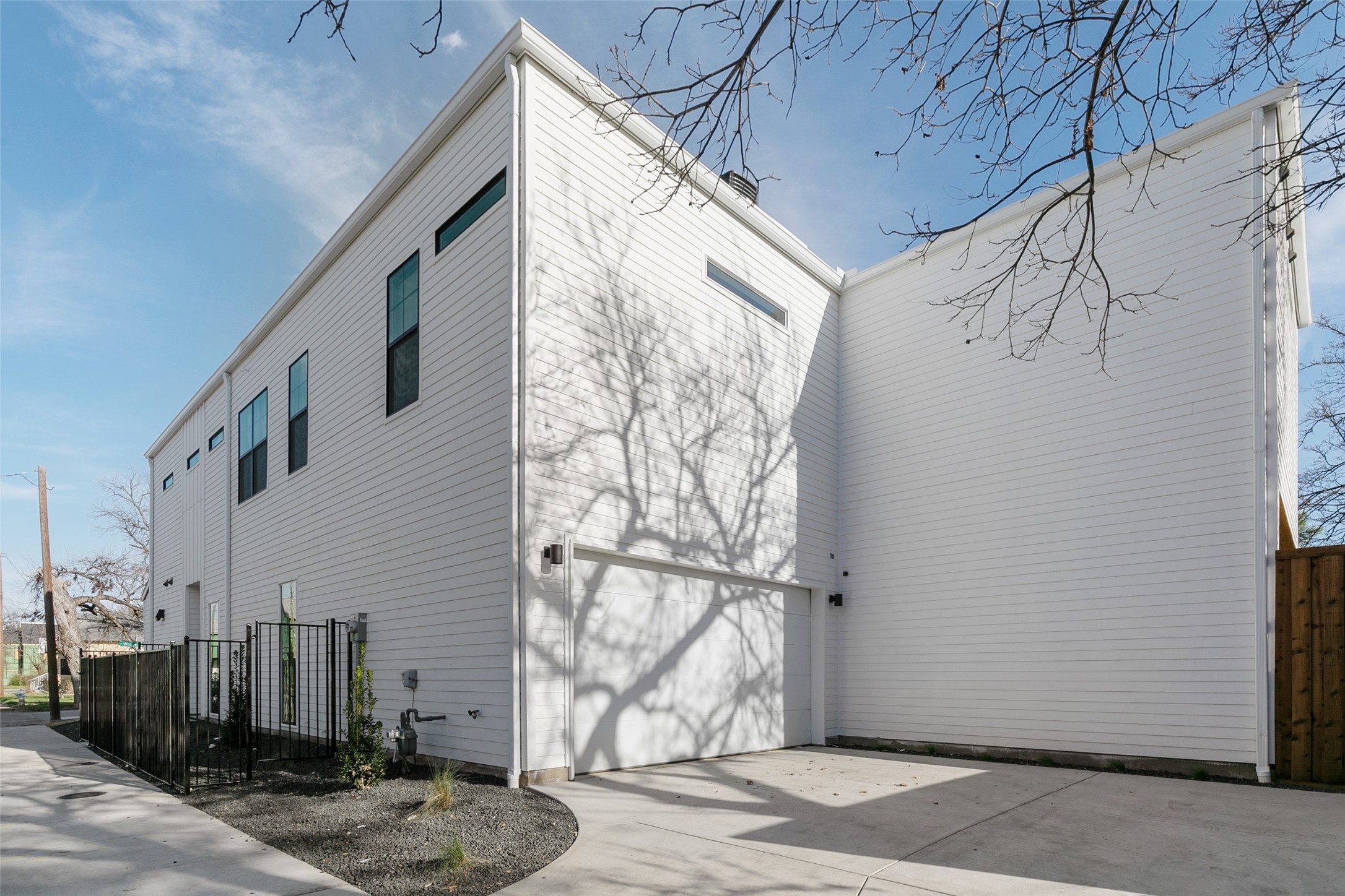 2513 N Winnetka Avenue Dallas TX 75212
