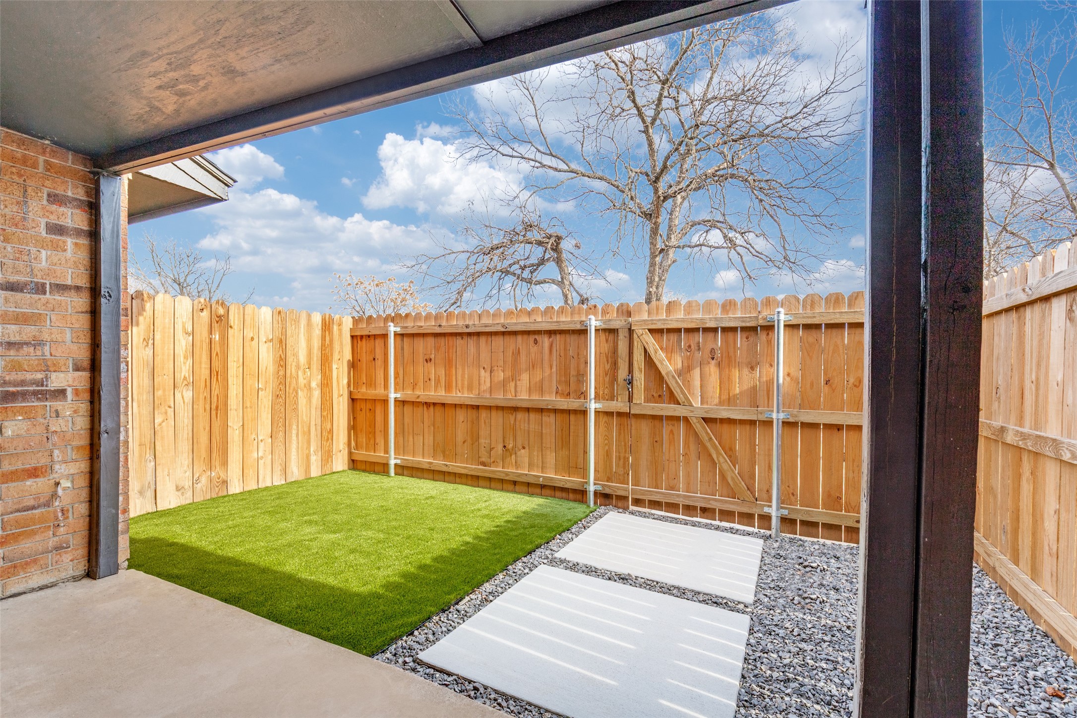 2228 Colony Court Dallas TX 75235