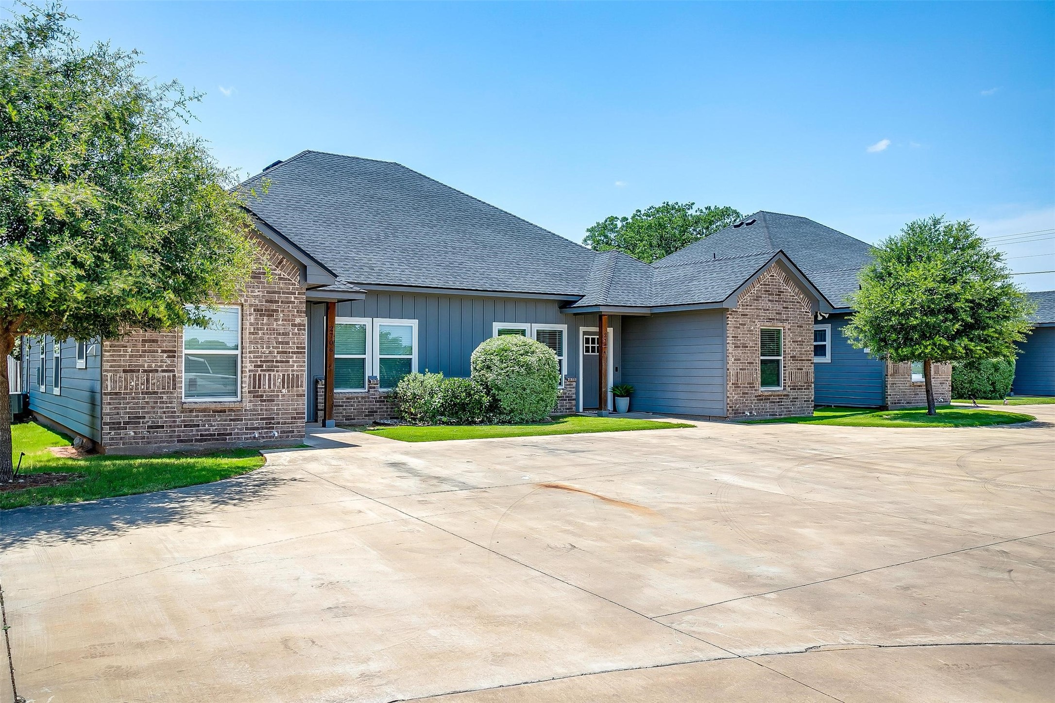 2700 James Granbury TX 76049