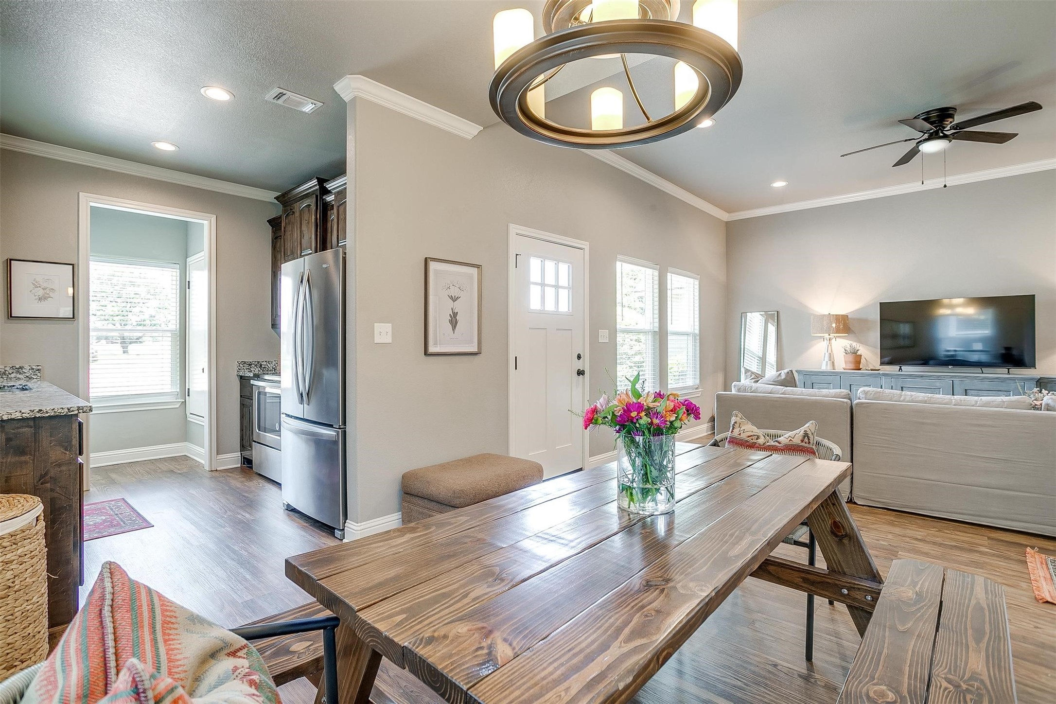 2700 James Granbury TX 76049