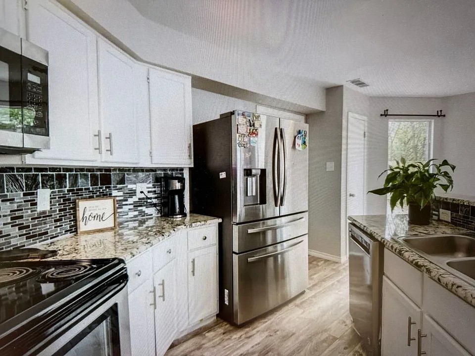 322 Ashley Oak Lane Lake Dallas TX 75065