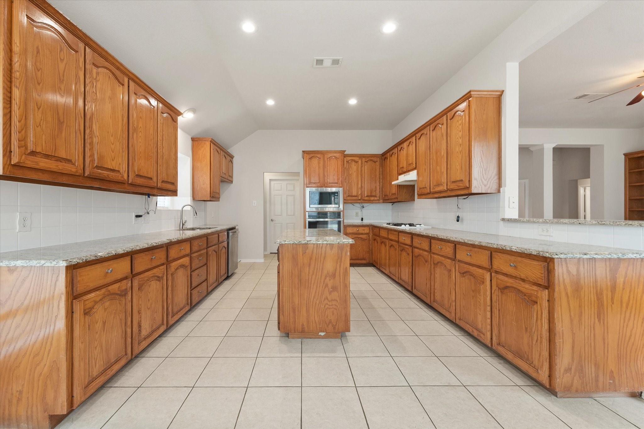 6103 Sea Island Trail Arlington TX 76001