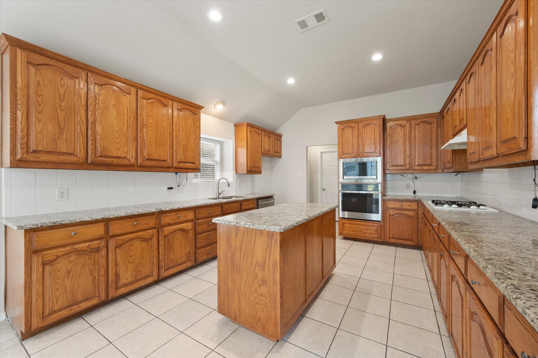 6103 Sea Island Trail Arlington TX 76001