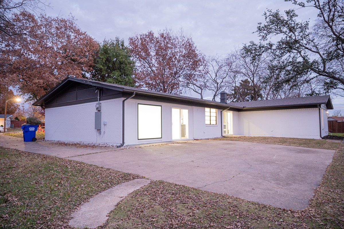 12607 Gaslite Circle Farmers Branch TX 75234