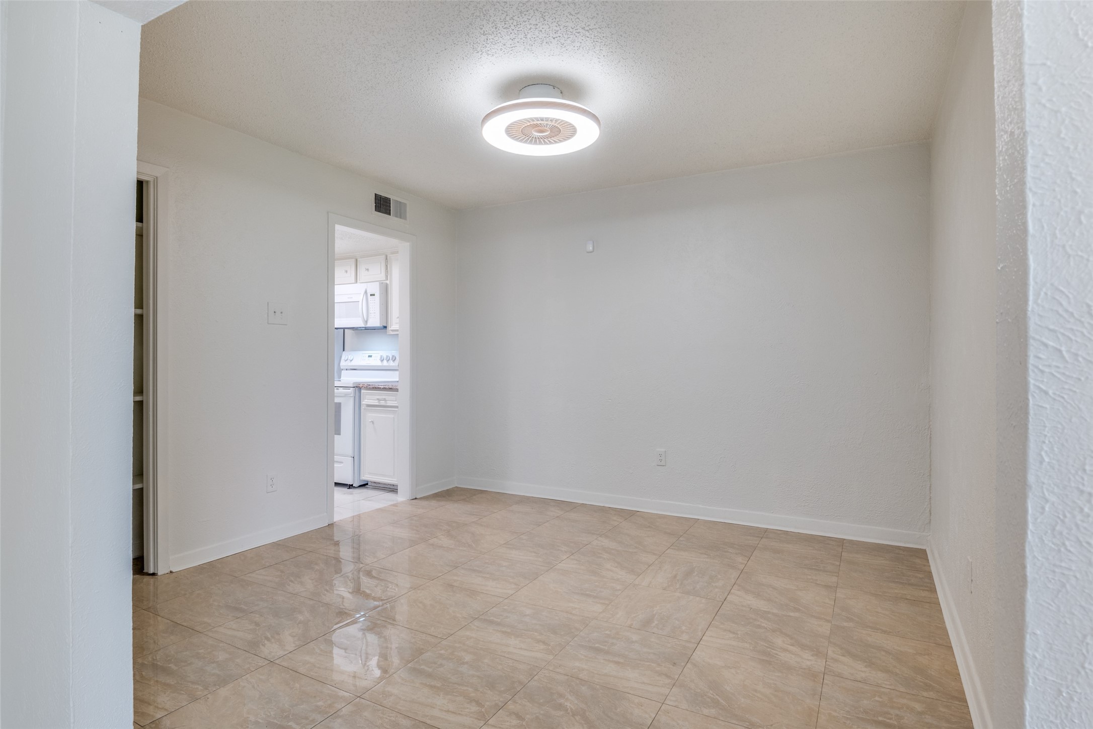 11348 Mccree Road Dallas TX 75238