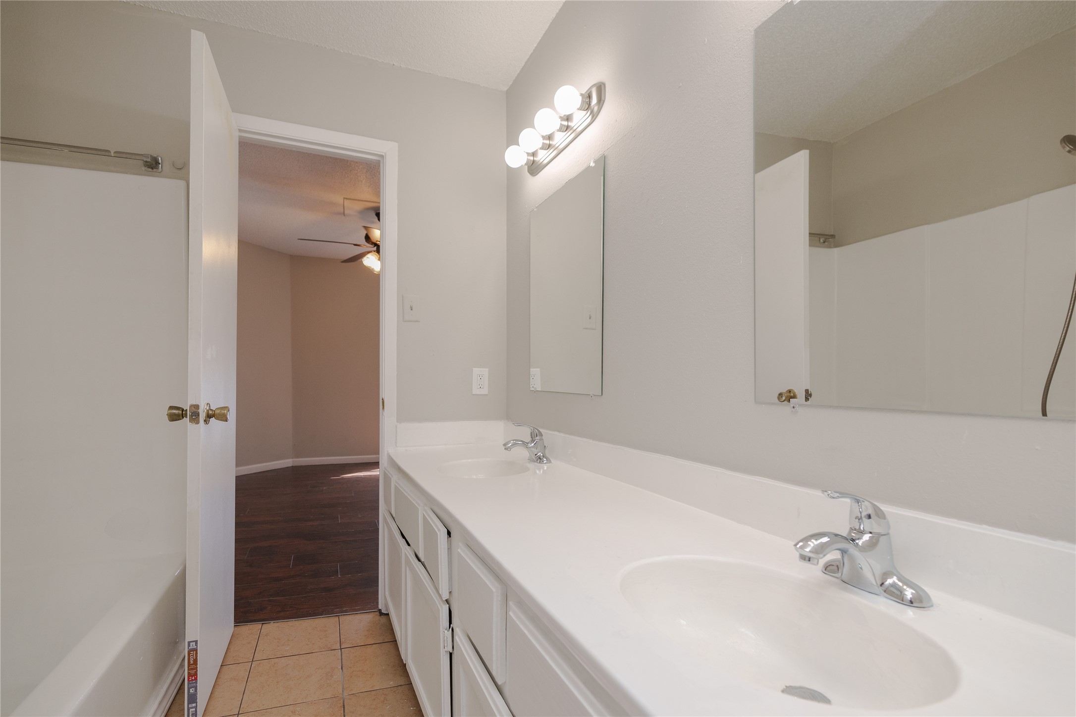 2813 Wimbledon Court Garland TX 75041