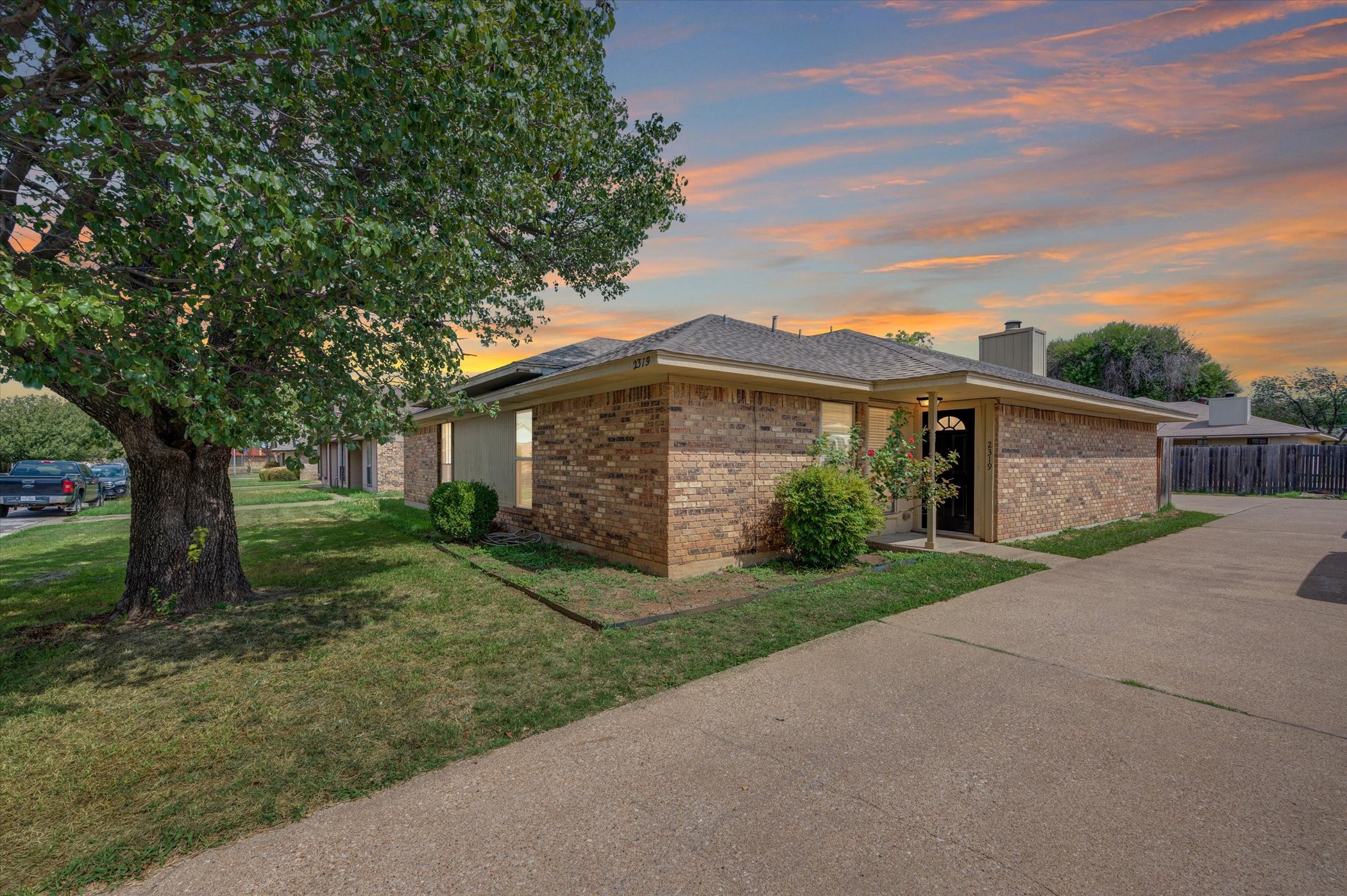 2319 Indigo Lane Arlington TX 76015