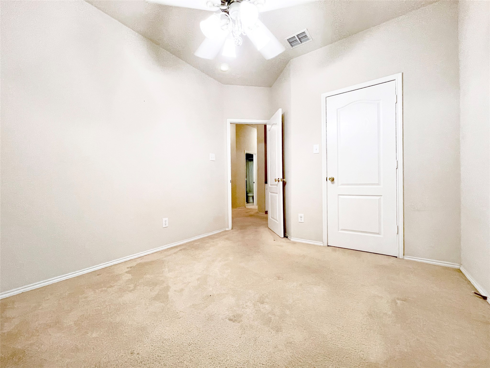 2712 Hereford Road Denton TX 76210