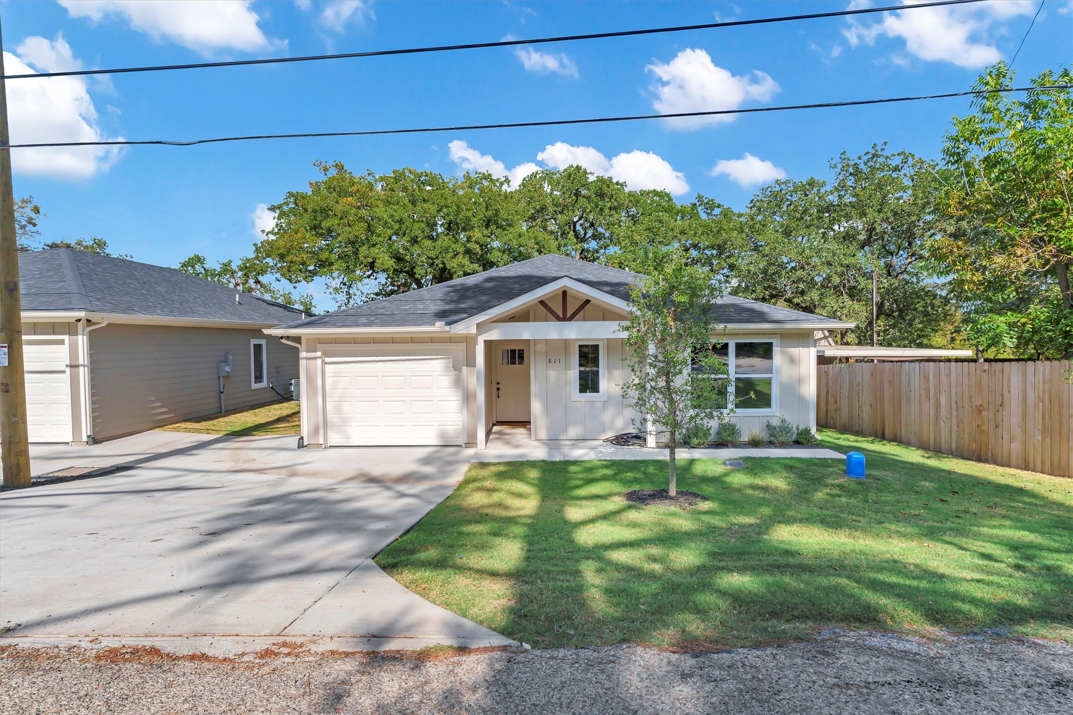 811 Branding Iron Trail Granbury TX 76049