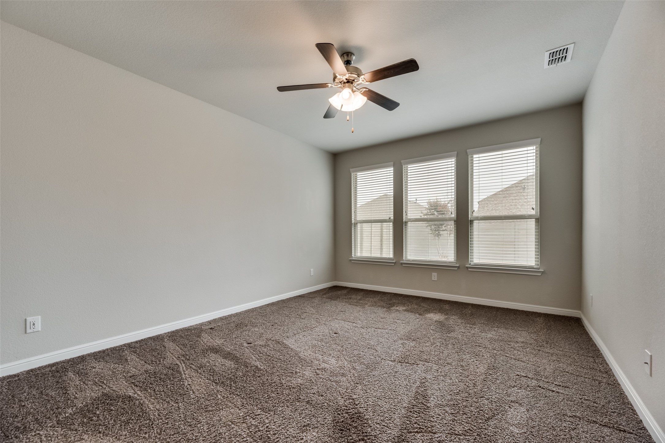 916 Dove Cove Argyle TX 76226