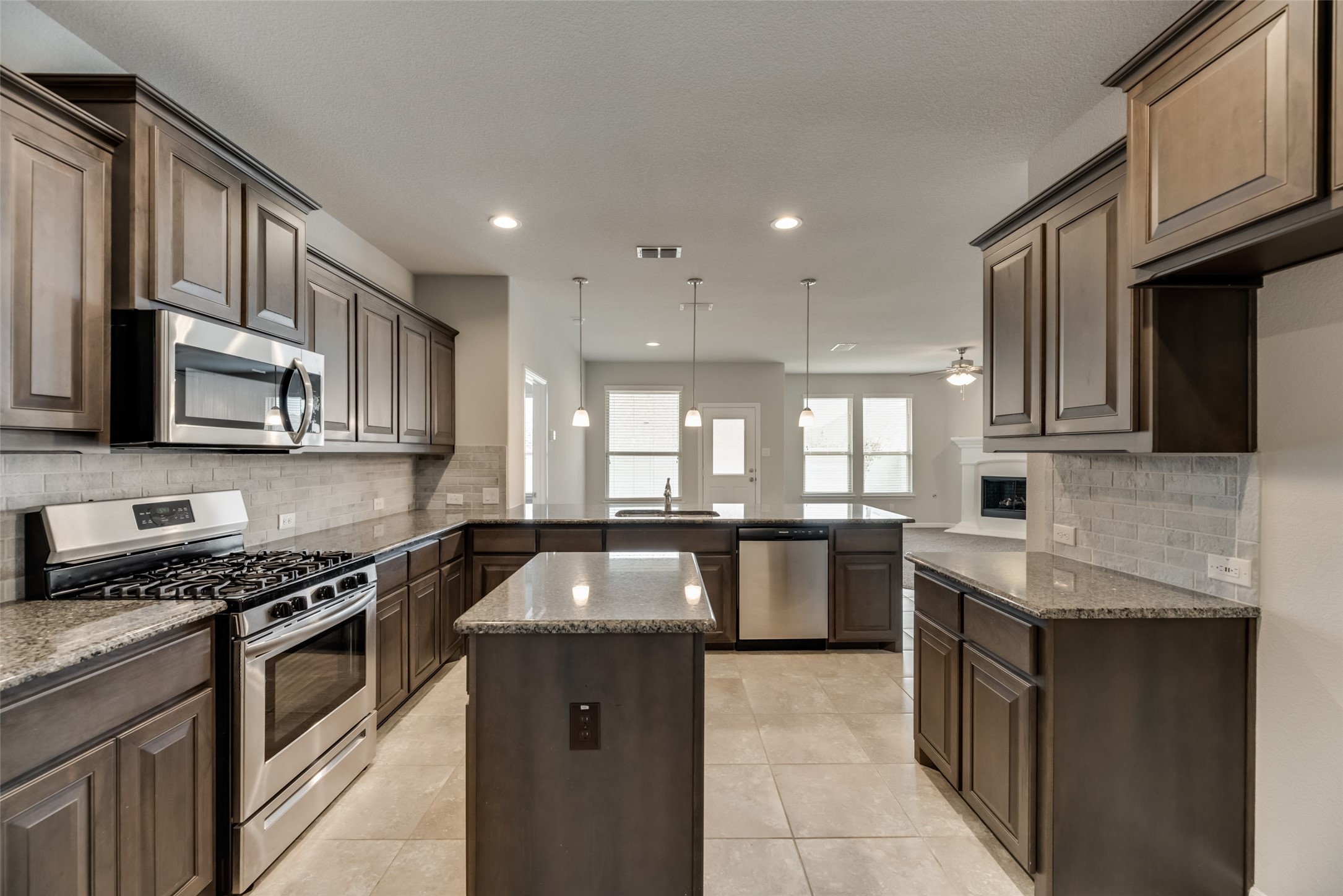 916 Dove Cove Argyle TX 76226