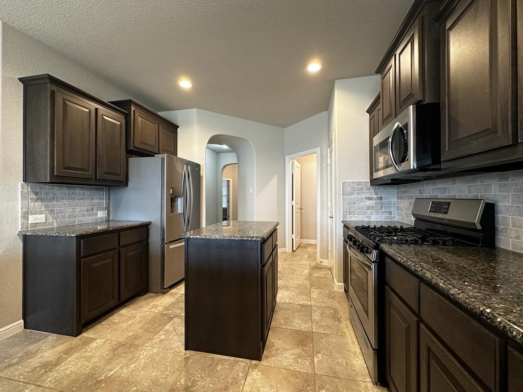 916 Dove Cove Argyle TX 76226