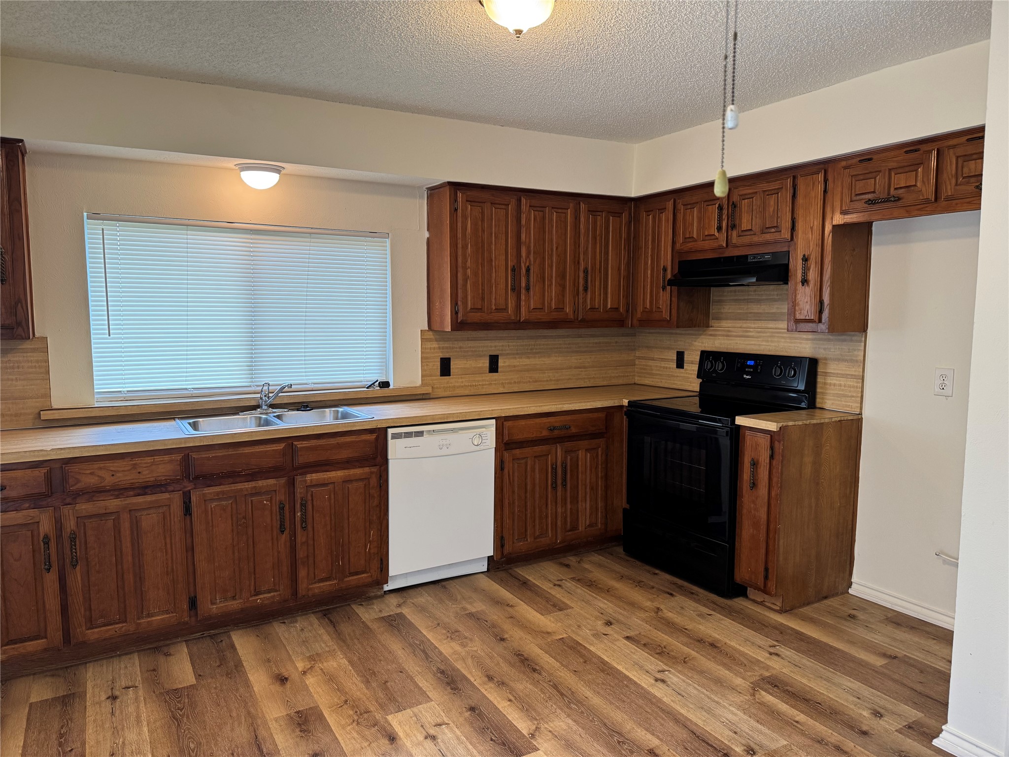 2217 Woodcreek Carrollton TX 75006