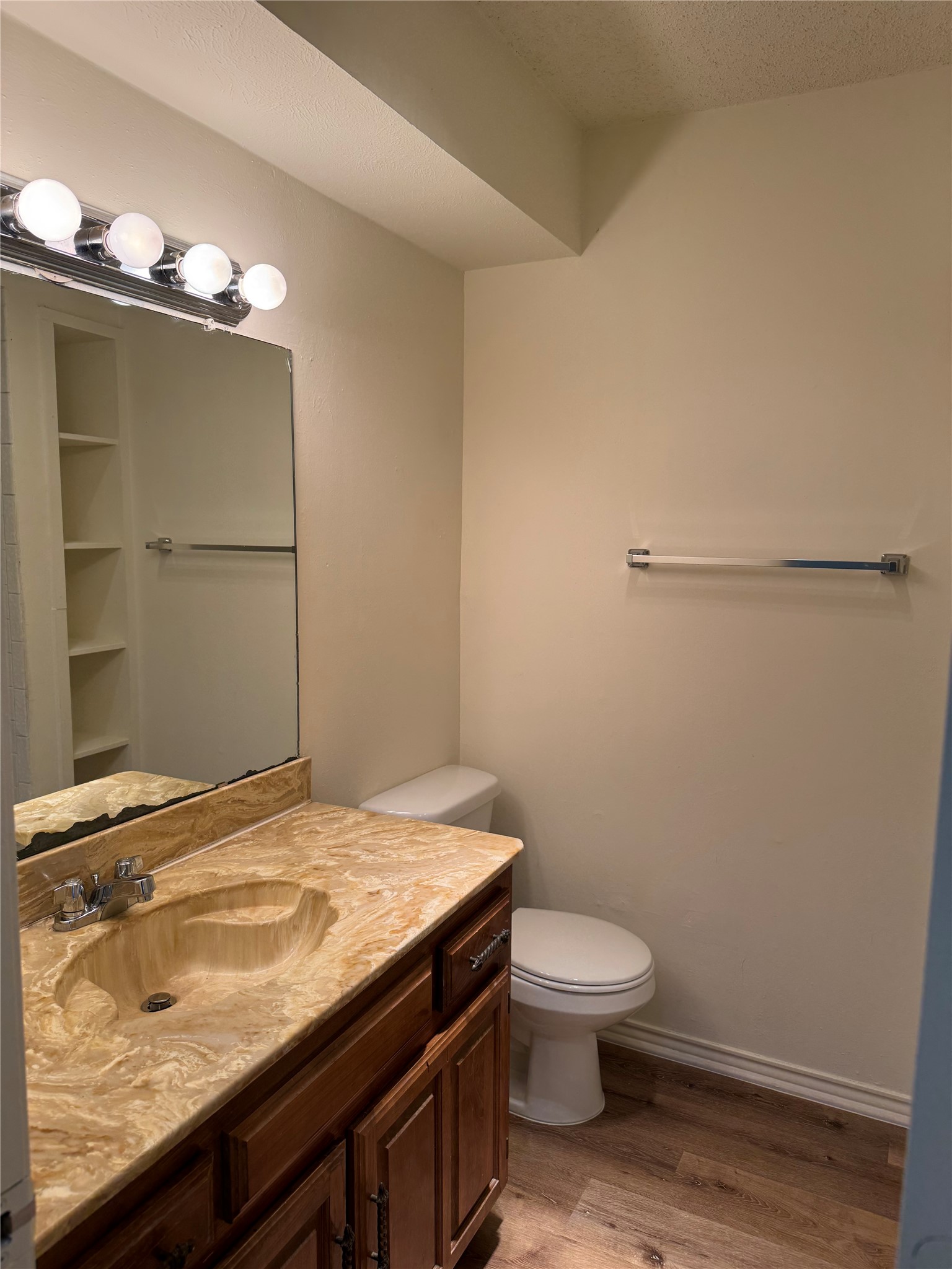 2217 Woodcreek Carrollton TX 75006