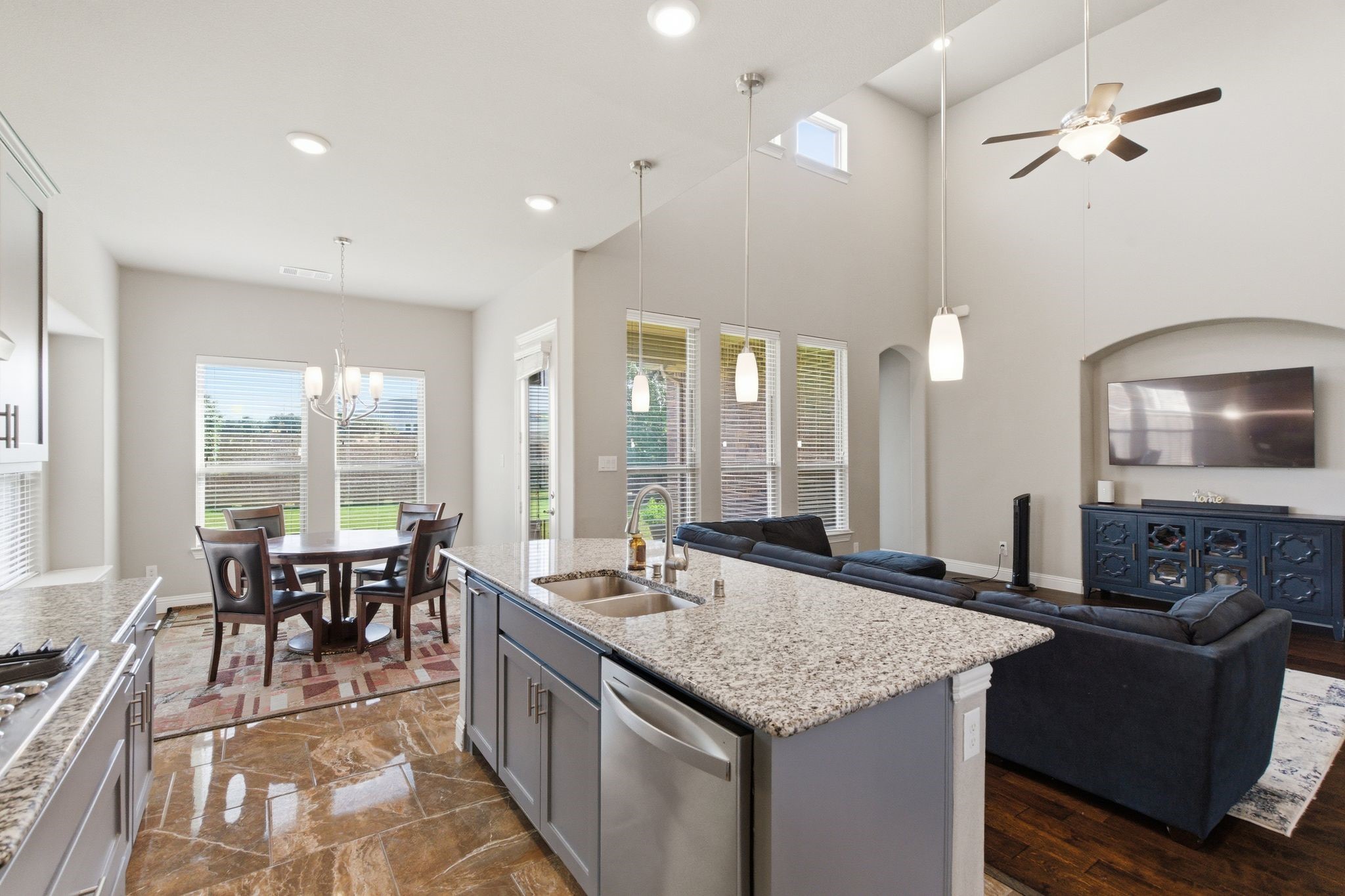 7452 Reverchon Drive Irving TX 75063