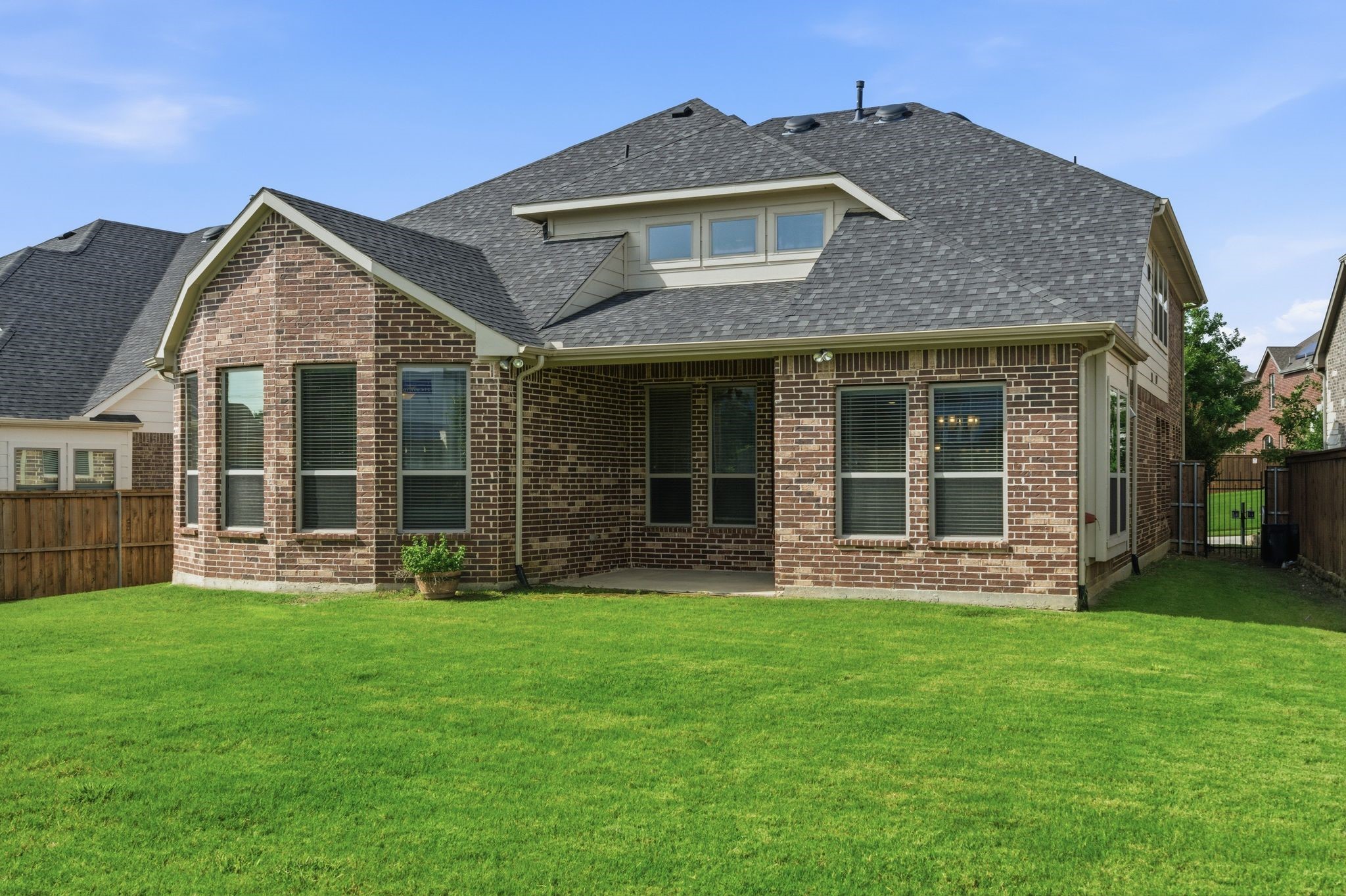 7452 Reverchon Drive Irving TX 75063