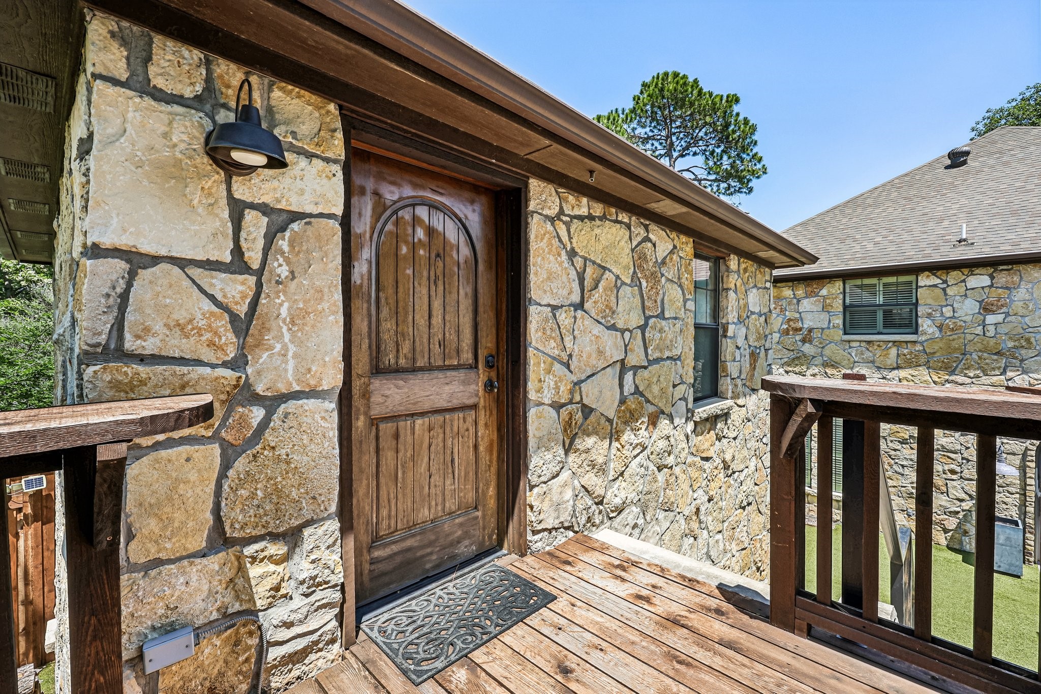 221 N Lucas Drive Grapevine TX 76051