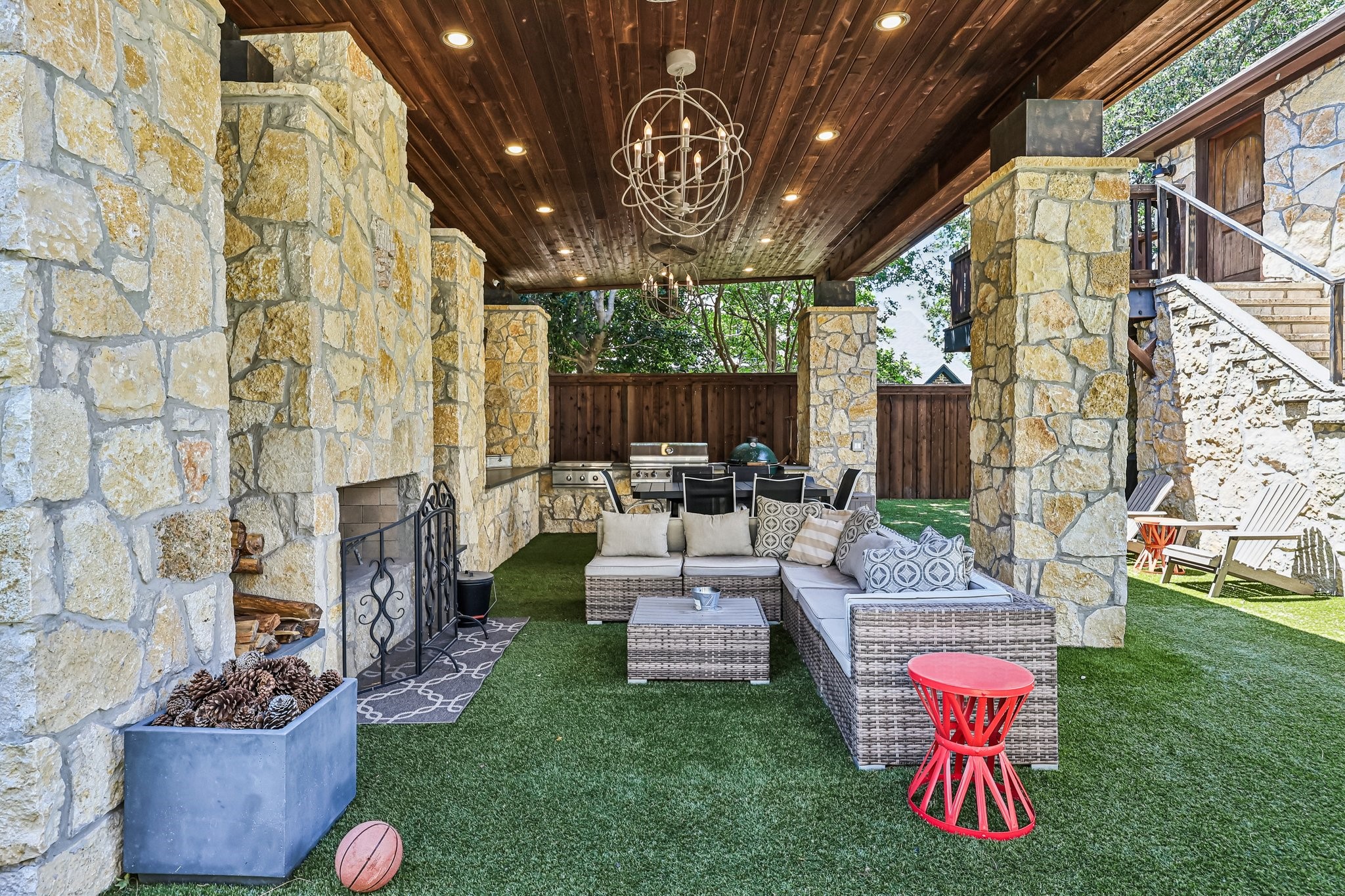 221 N Lucas Drive Grapevine TX 76051
