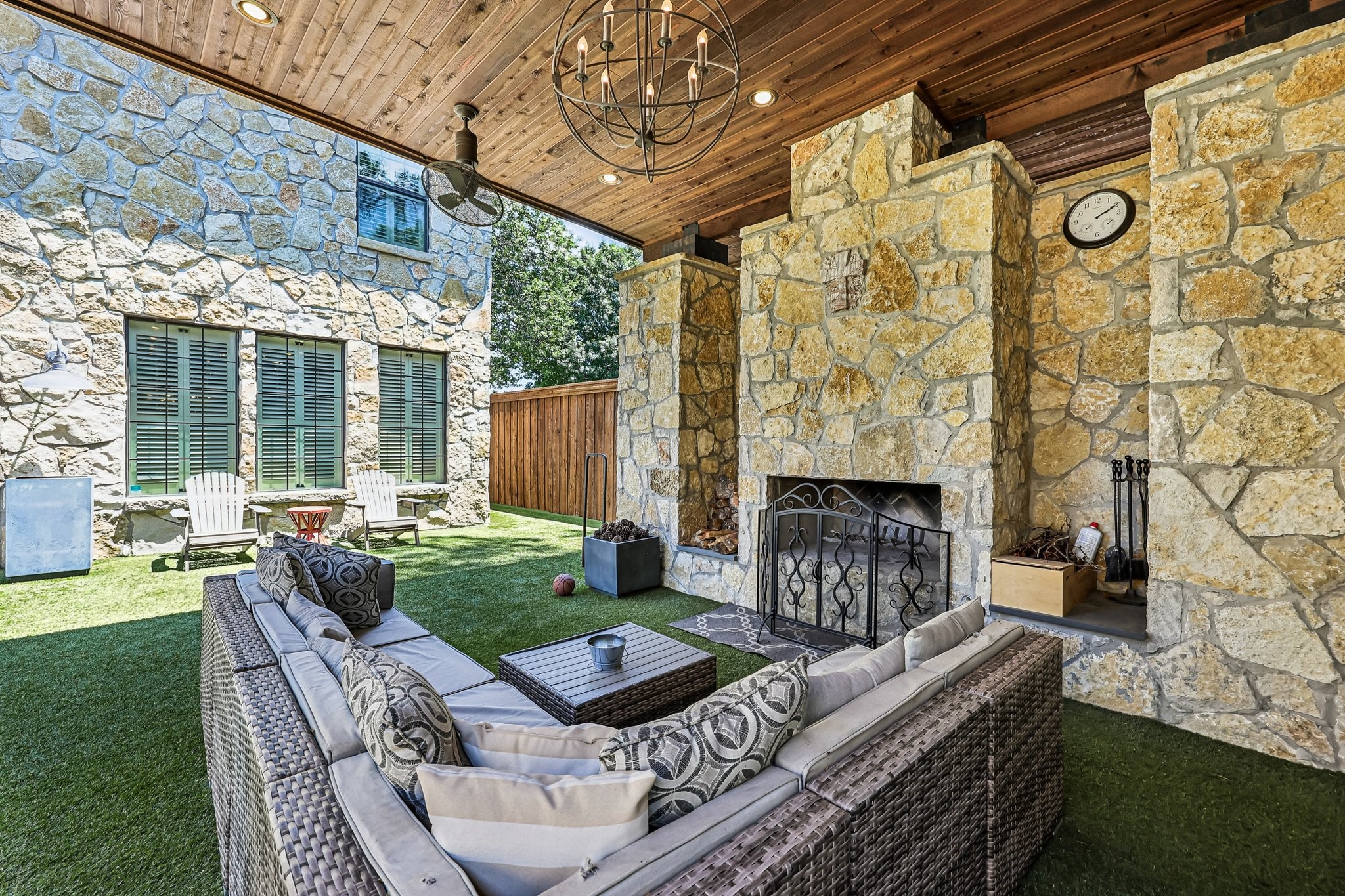 221 N Lucas Drive Grapevine TX 76051