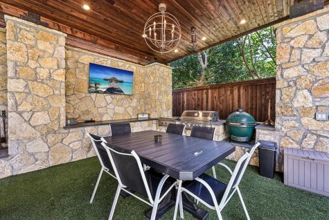 221 N Lucas Drive Grapevine TX 76051