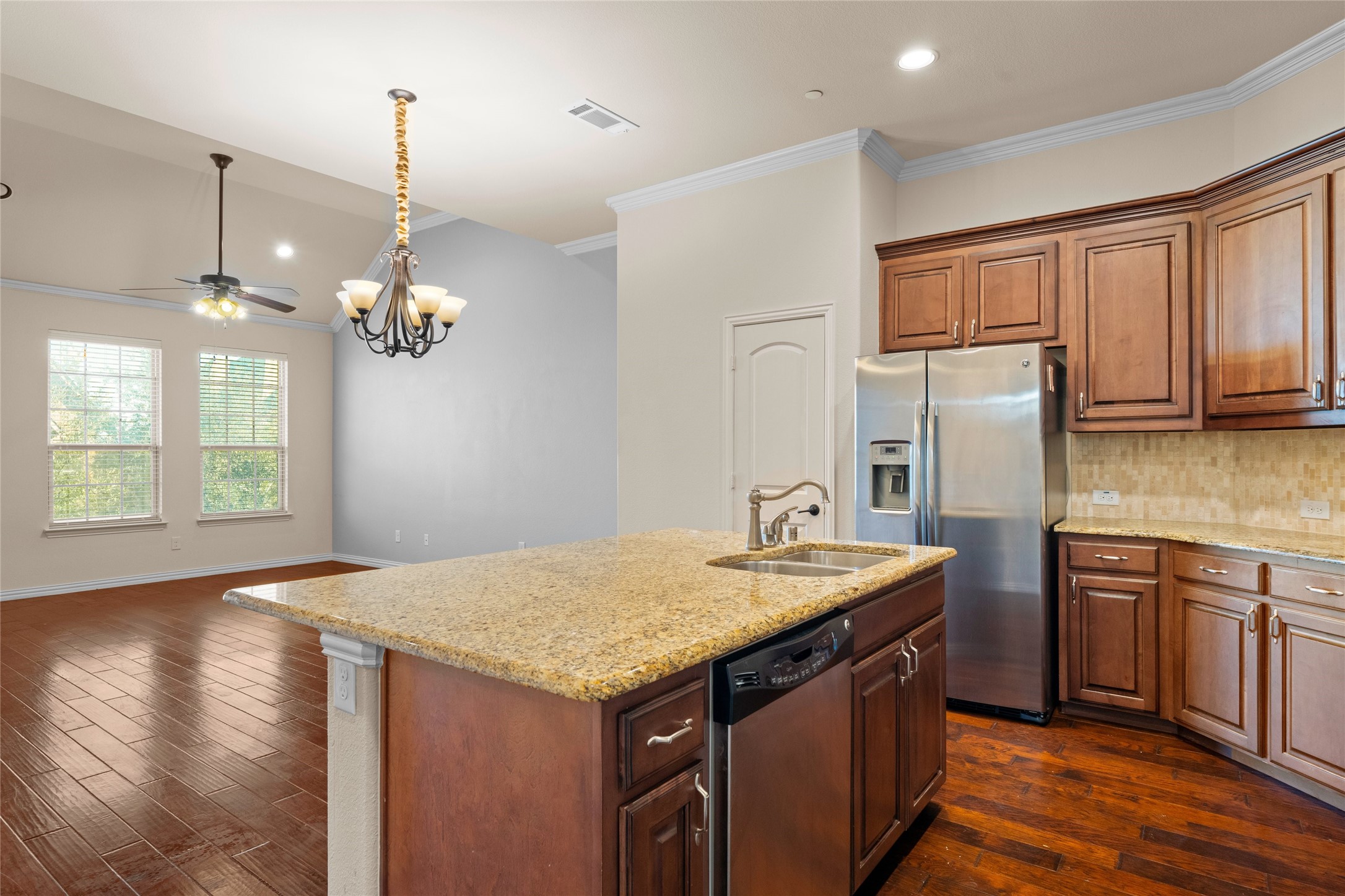 6465 Naples Drive Irving TX 75039