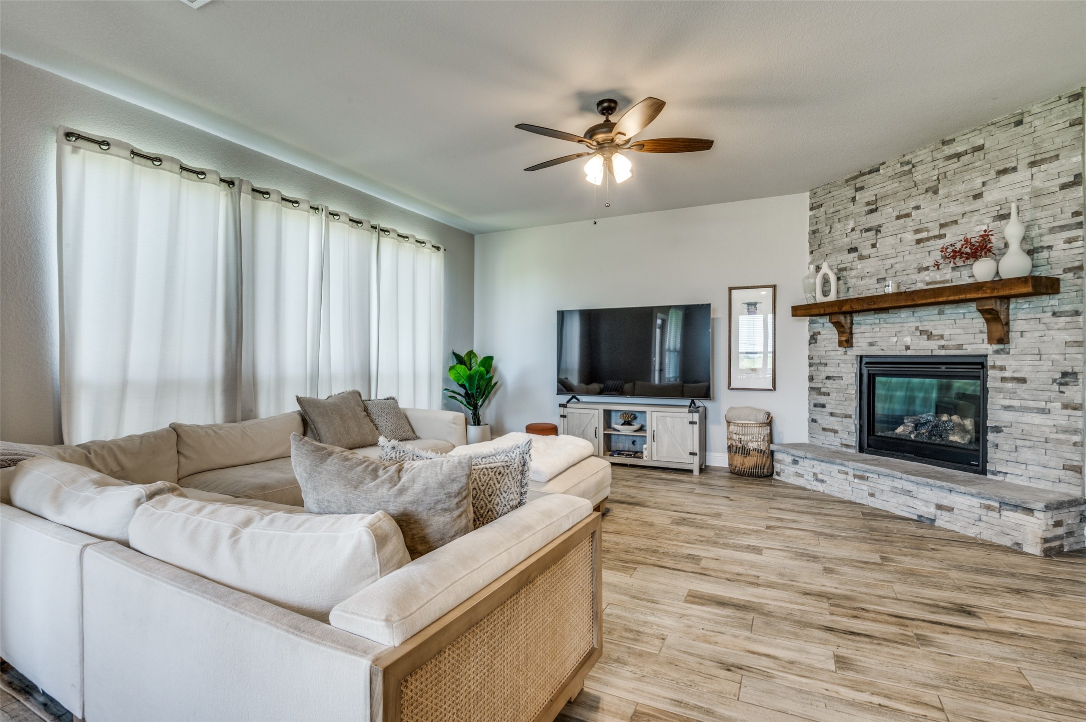 1241 Ronald Street Desoto TX 75115