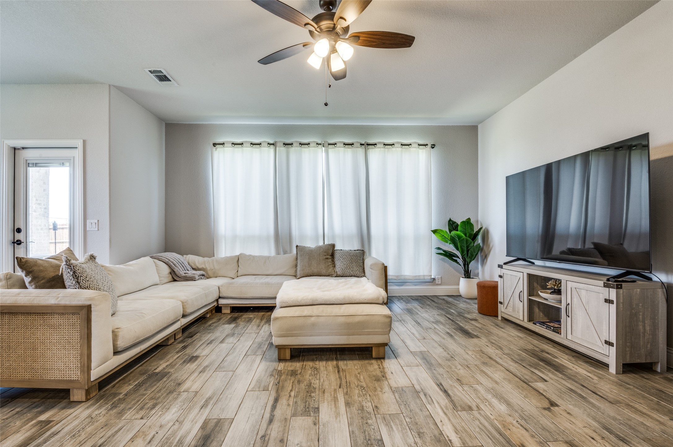 1241 Ronald Street Desoto TX 75115