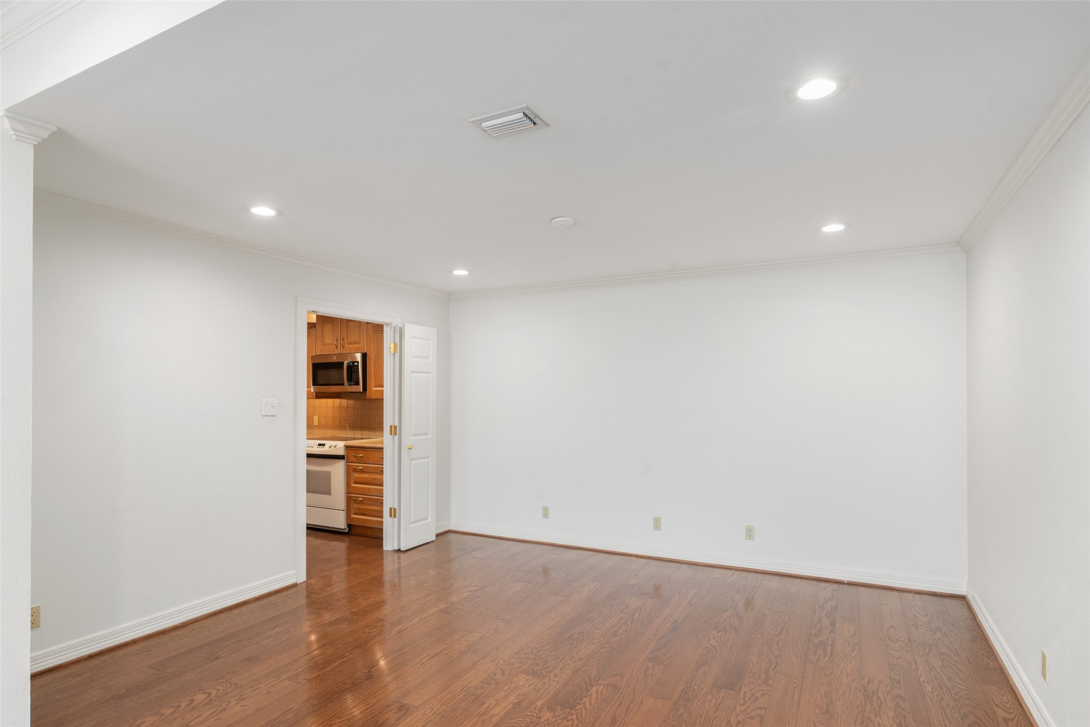 6335 W Northwest Highway Dallas TX 75225