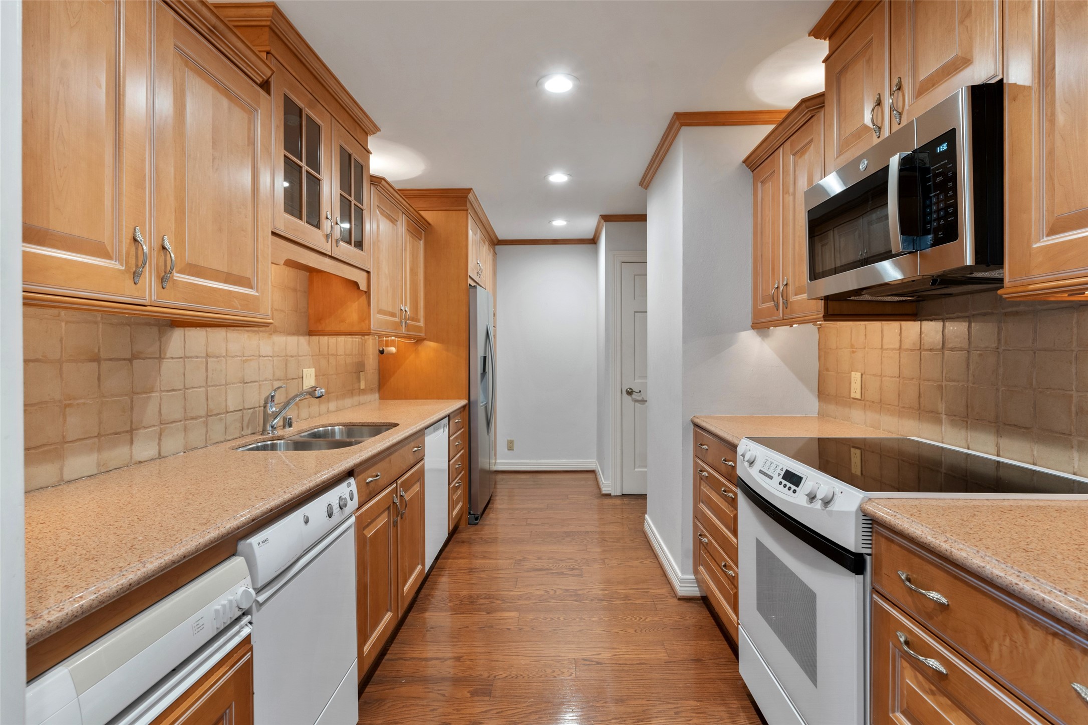 6335 W Northwest Highway Dallas TX 75225