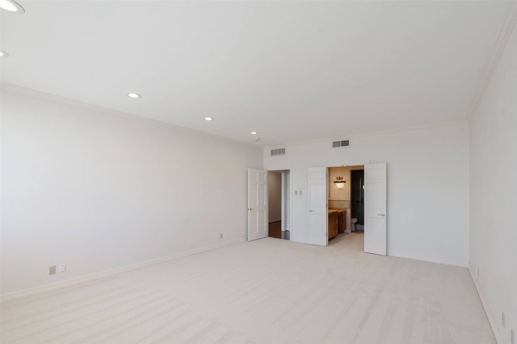 6335 W Northwest Highway Dallas TX 75225