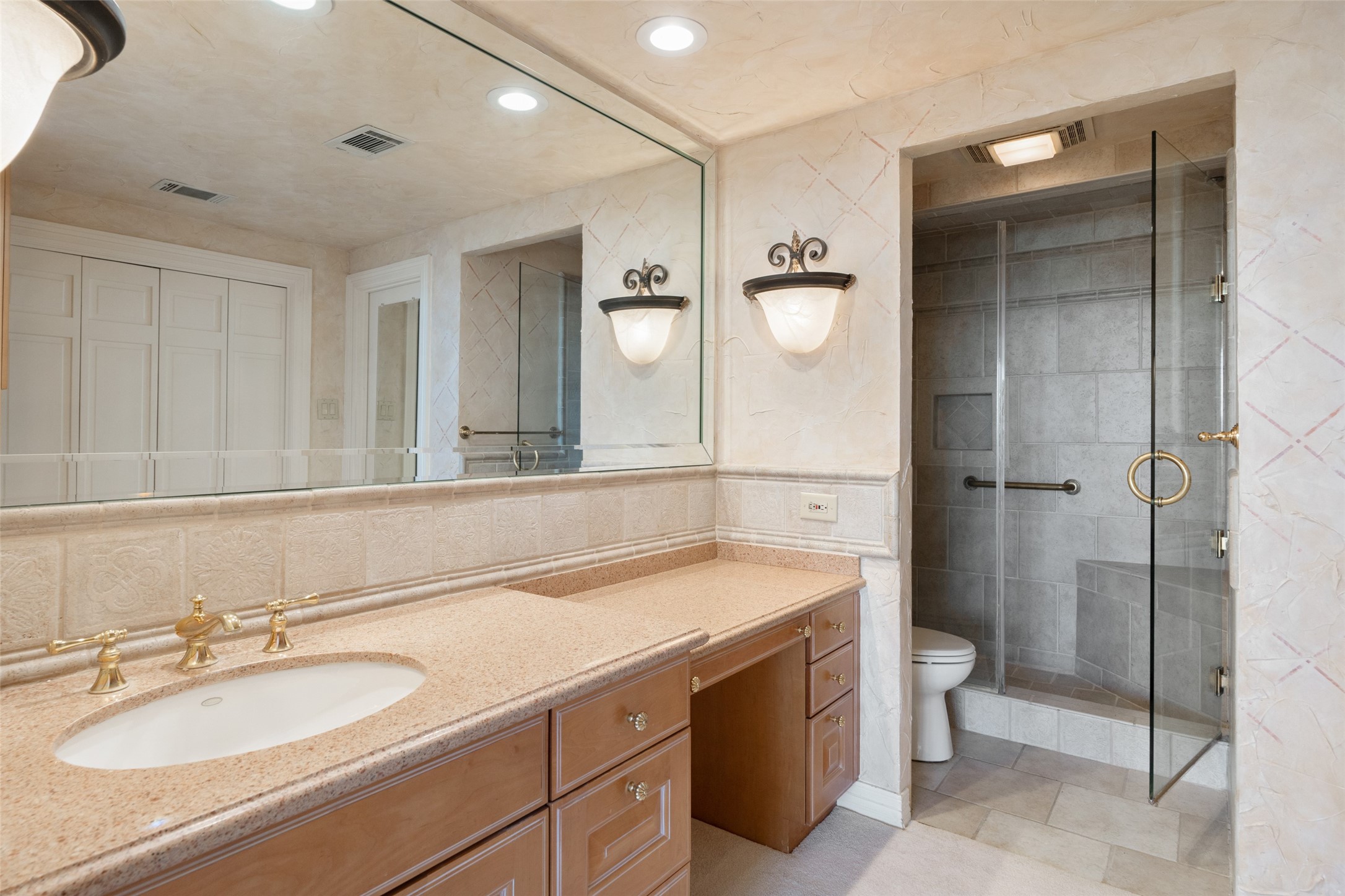 6335 W Northwest Highway Dallas TX 75225