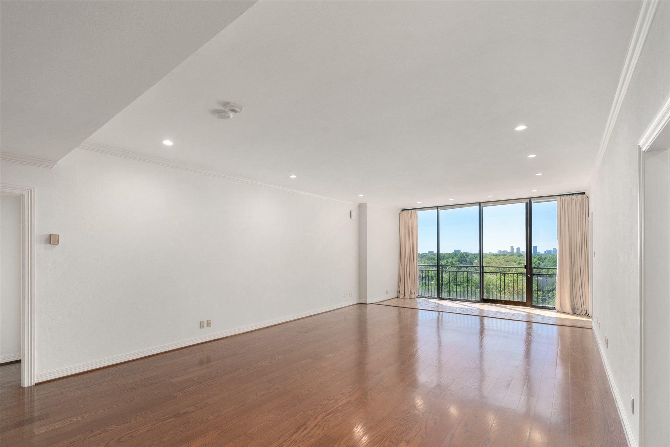 6335 W Northwest Highway Dallas TX 75225