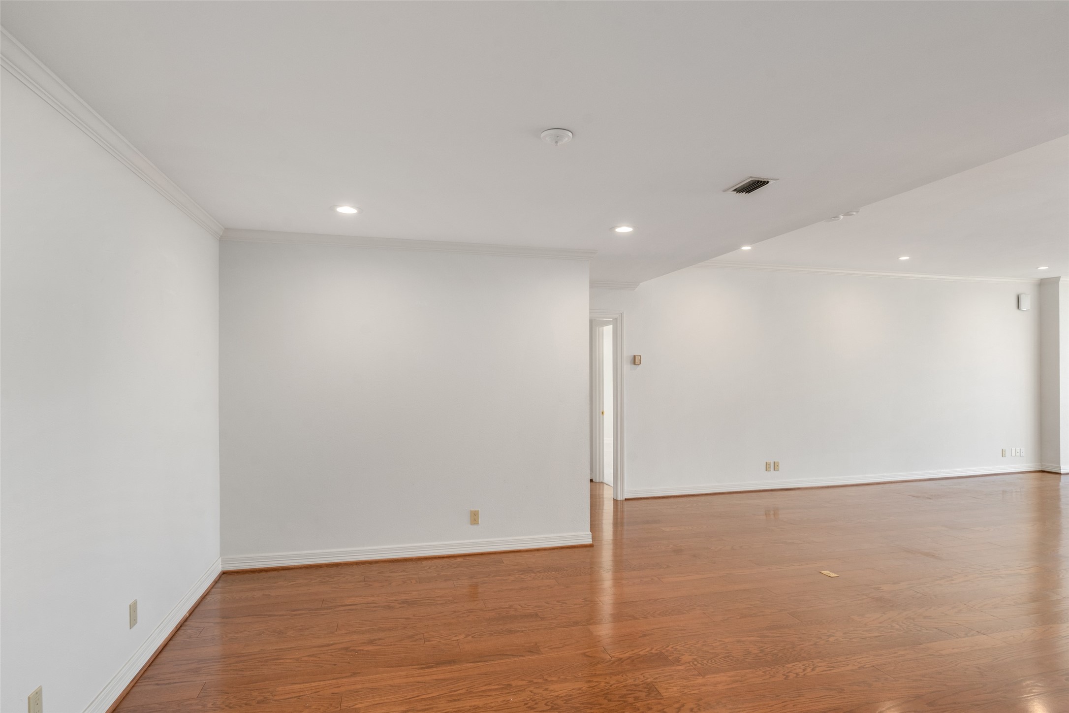 6335 W Northwest Highway Dallas TX 75225